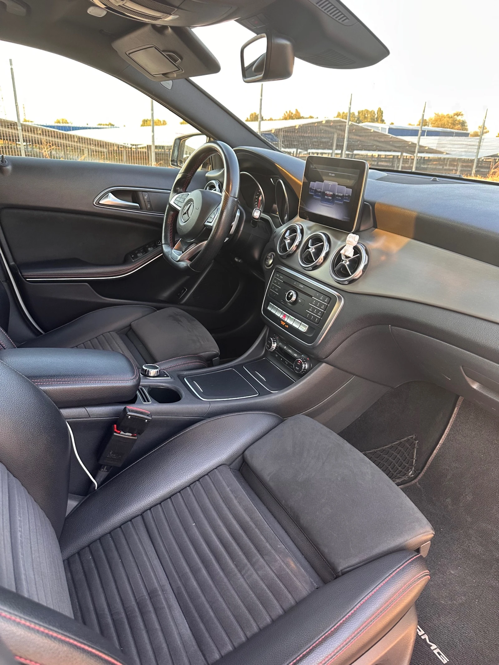 Mercedes-Benz GLA 200, снимка 6 - Автомобили и джипове - 56143220