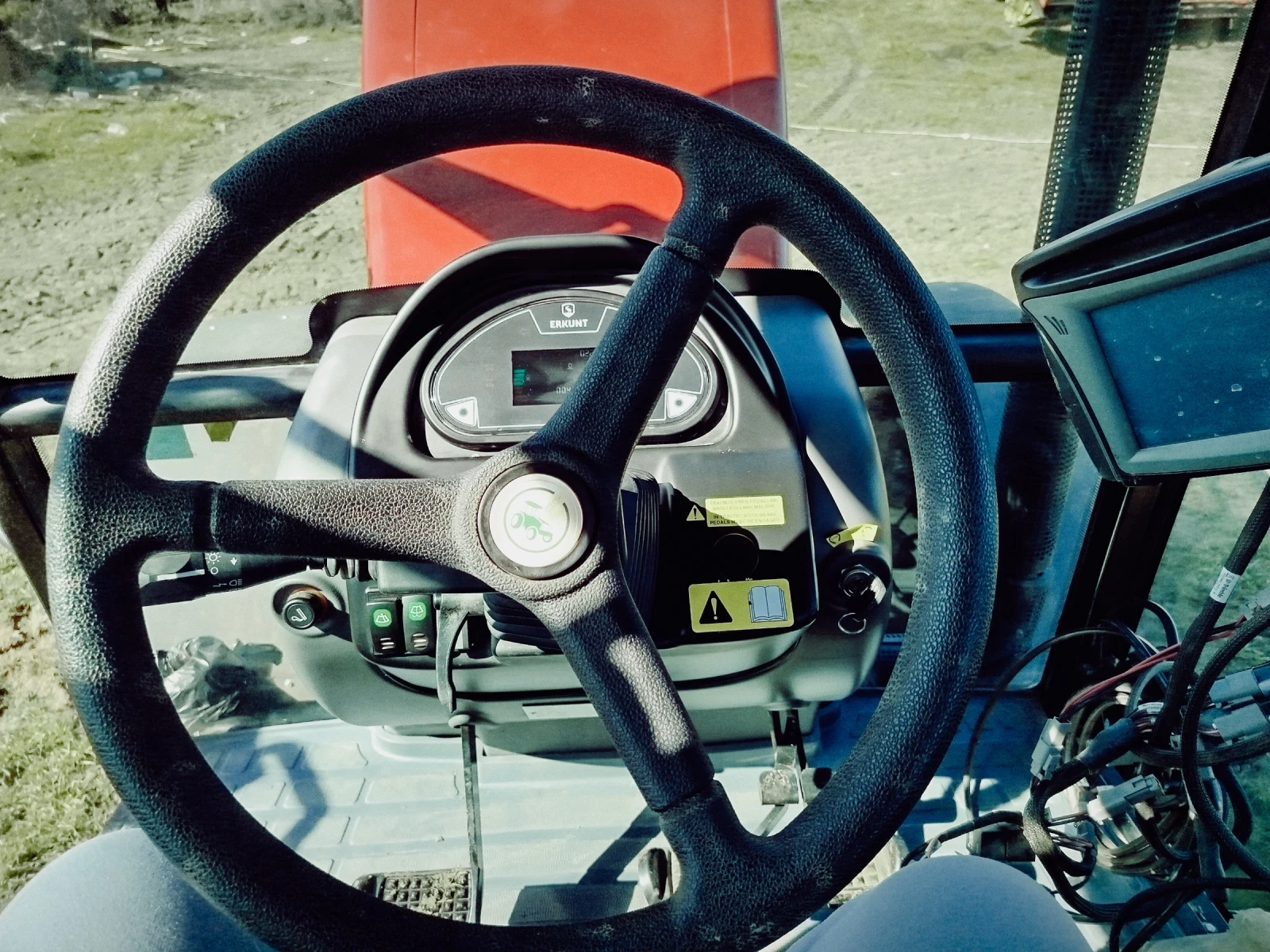 Трактор Armatrac 1104, снимка 3 - Селскостопанска техника - 53746259