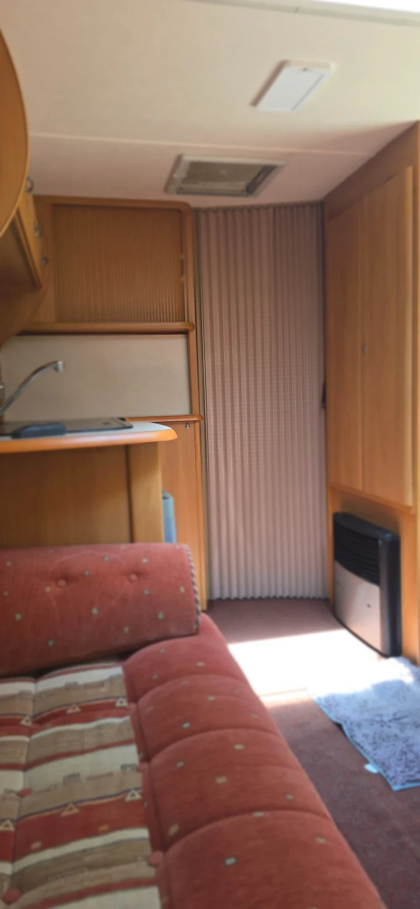 Каравана Swift Celeste , снимка 14 - Каравани и кемпери - 55620988