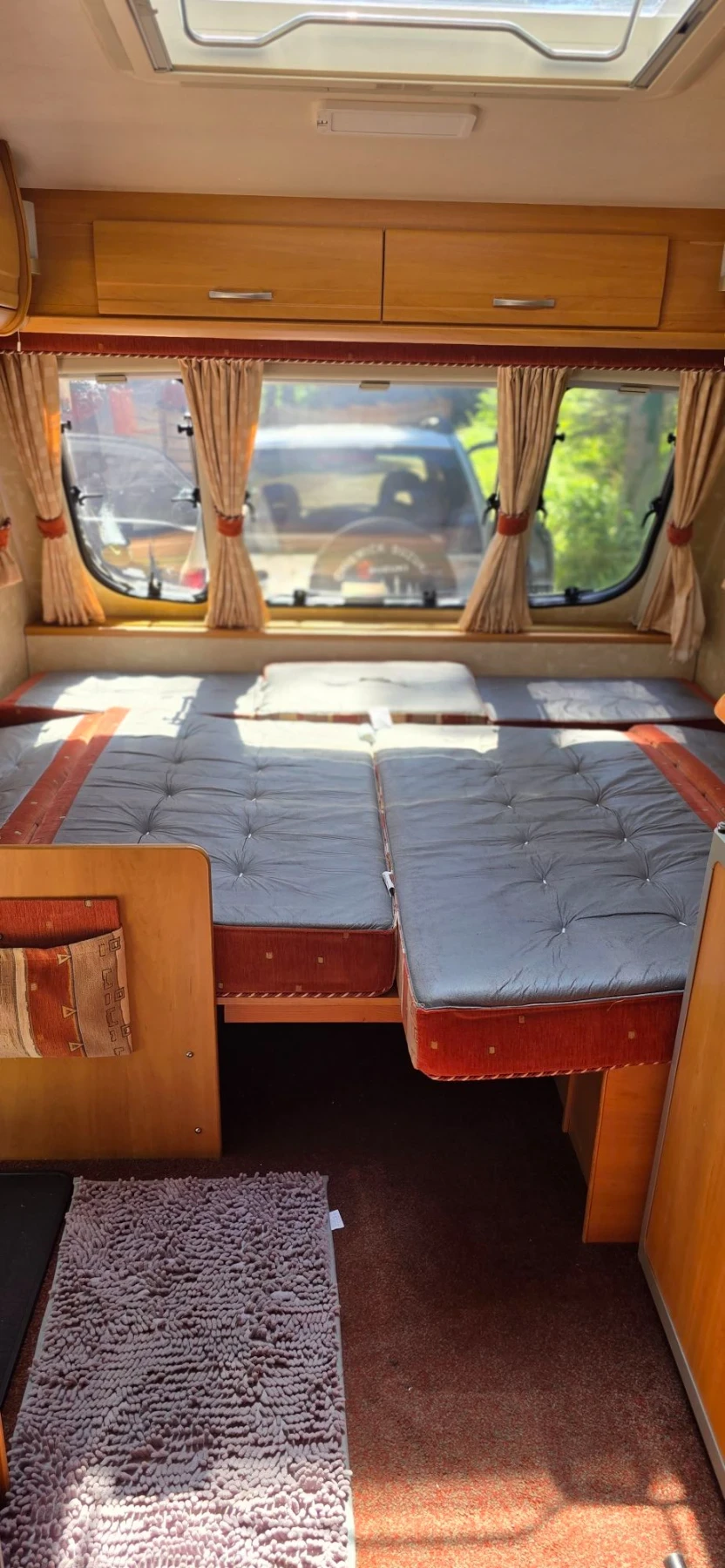 Каравана Swift Celeste , снимка 9 - Каравани и кемпери - 55620988