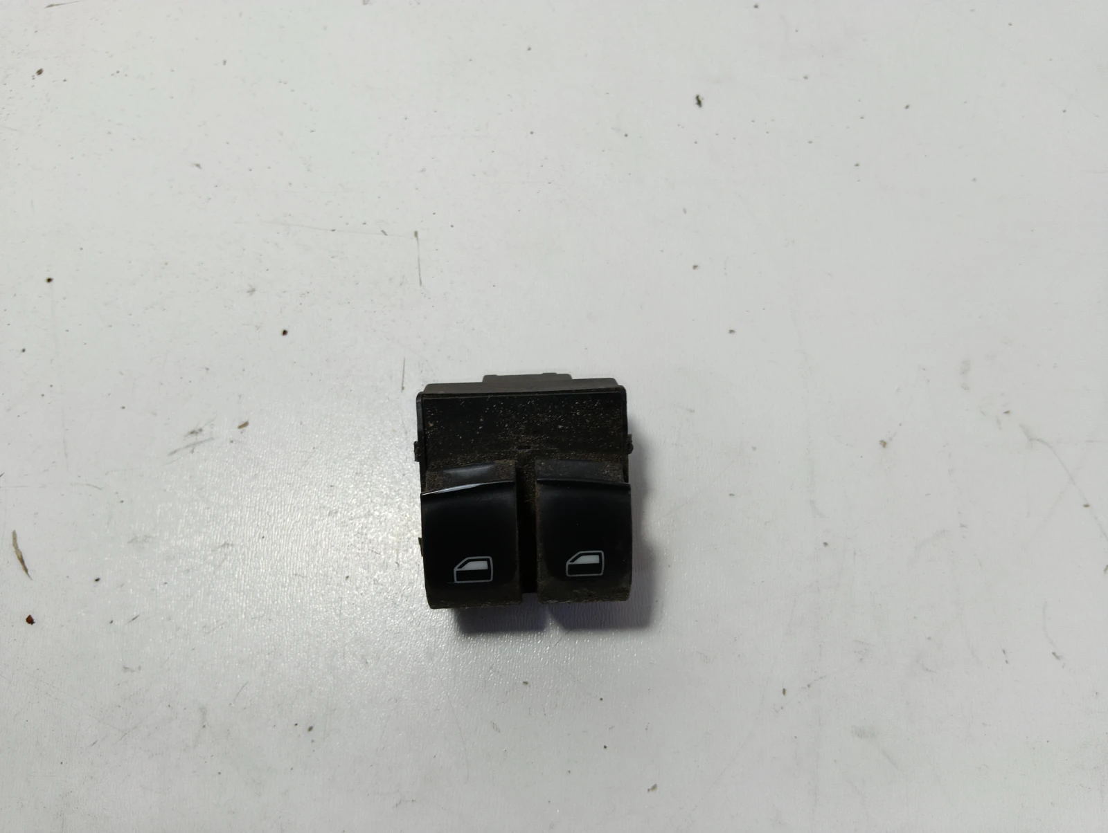 копче ел. стъкла 8z0959851 Audi A3