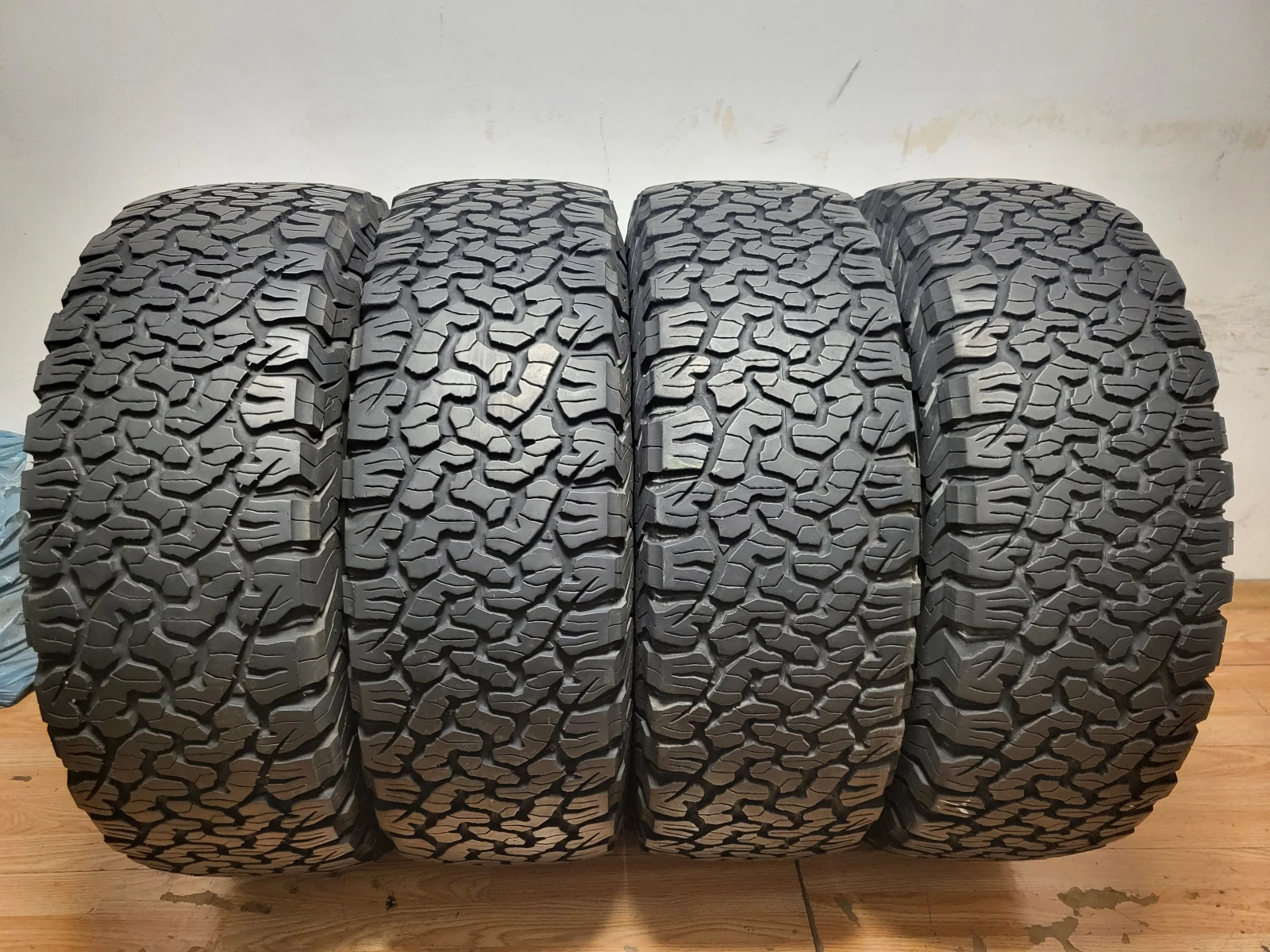 Гуми Всесезонни 285/70R17