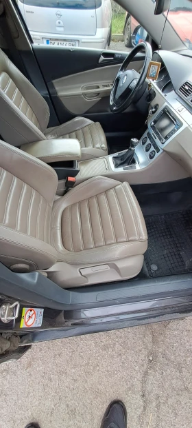 VW Passat 2.0 TDI 16V HIGHLINЕ , снимка 13