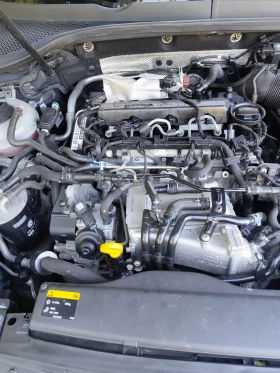 VW Golf 1.6TDI 4Motion / Park Assist /Подгрев, снимка 13