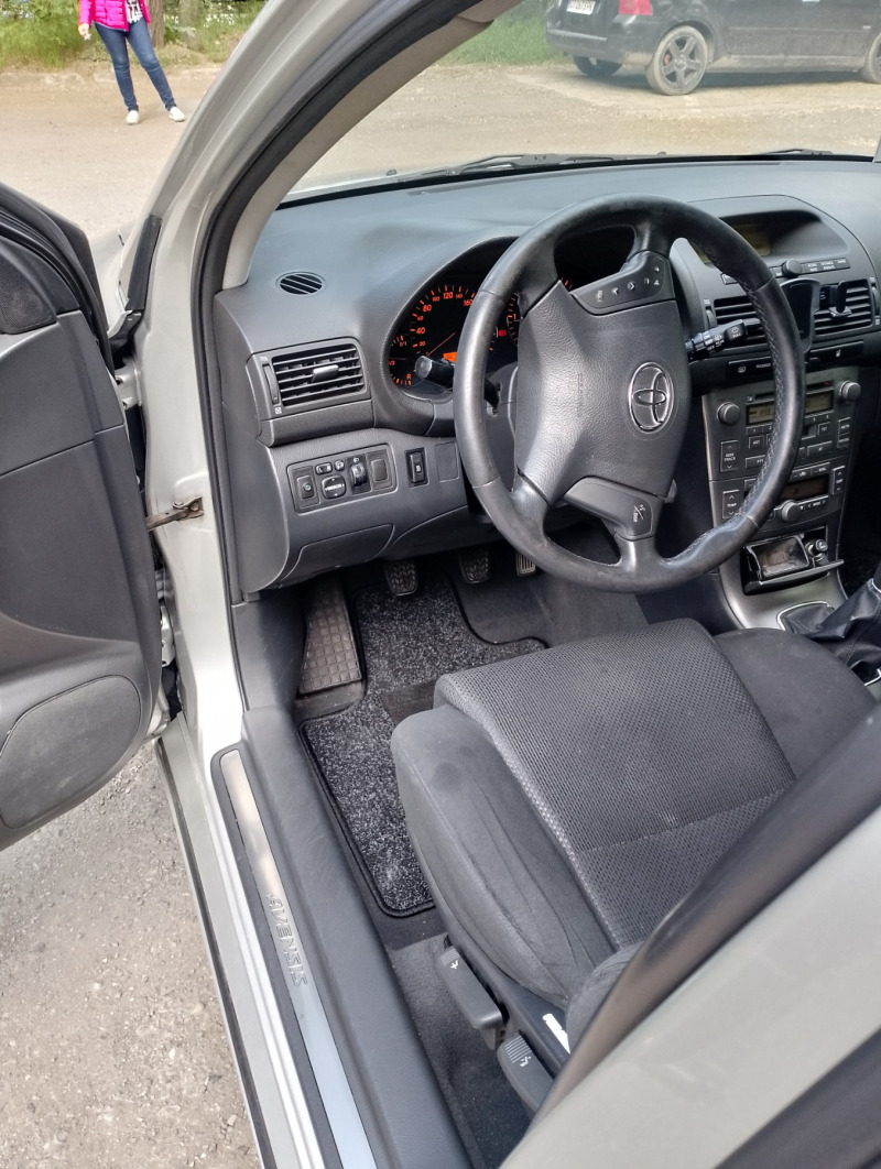 Toyota Avensis, снимка 6 - Автомобили и джипове - 45560436
