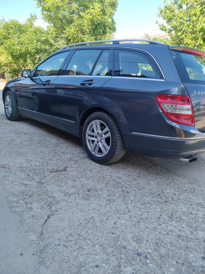 Mercedes-Benz C 220, снимка 4 - Автомобили и джипове - 48218540