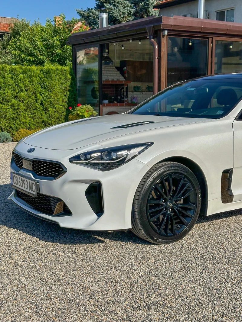 Kia Stinger 2.2 GT-LINE* 4x4* 360CAM* HEAD UP* , снимка 3 - Автомобили и джипове - 48619147