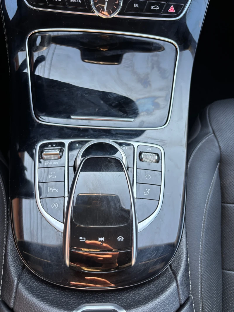 Mercedes-Benz E 400 4 MATIC, снимка 8 - Автомобили и джипове - 52796684