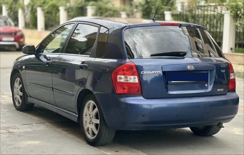 Kia Cerato 1.5 CRDi, снимка 7 - Автомобили и джипове - 52326981