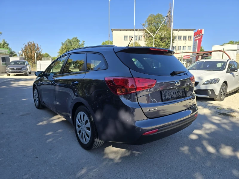 Kia Ceed 1.4crdi 90к.с Топ състояние , снимка 3 - Автомобили и джипове - 51792911