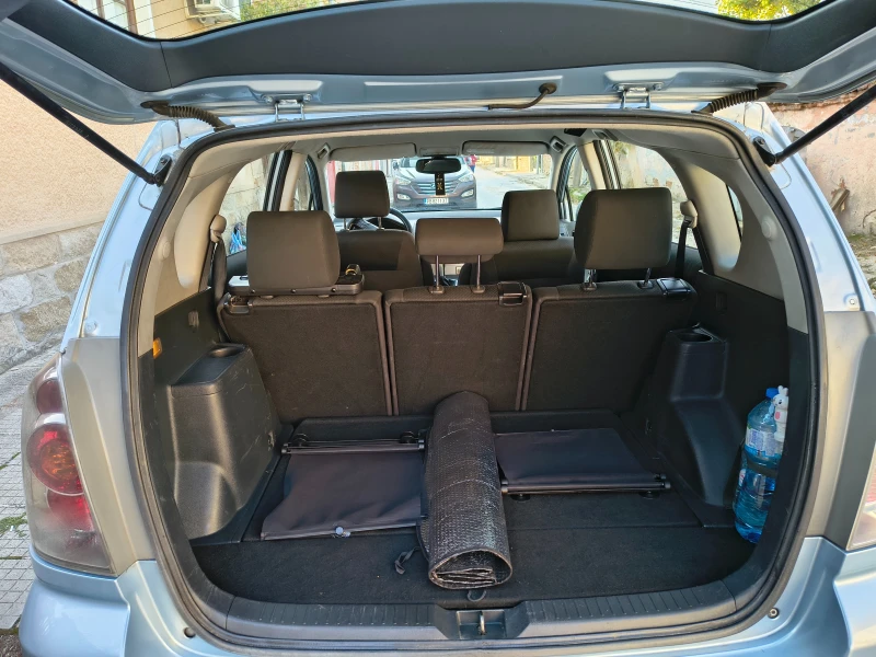 Toyota Corolla verso D4D, снимка 9 - Автомобили и джипове - 52047713