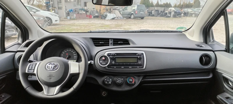 Toyota Yaris 1.4 D4D 6 speed, снимка 11 - Автомобили и джипове - 52836772