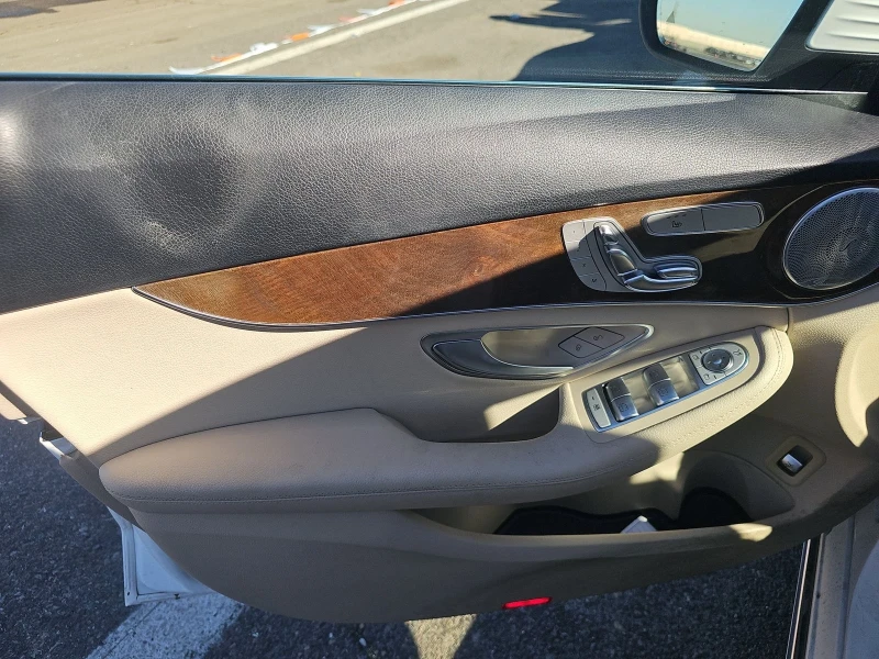 Mercedes-Benz C 300 4MATIC| BLINDSPOT| AMBIENT| KEYLESS, снимка 9 - Автомобили и джипове - 52990116