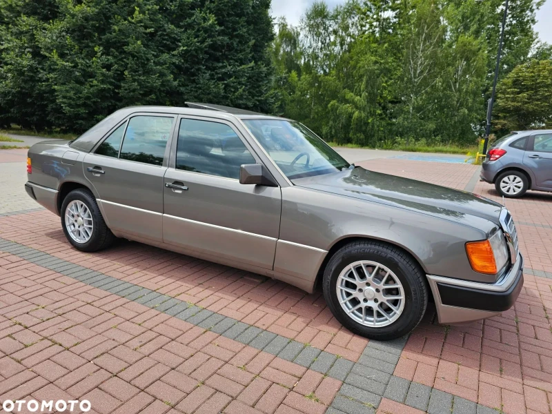 Mercedes-Benz 124 200E, снимка 7 - Автомобили и джипове - 53234566