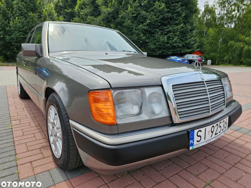 Mercedes-Benz 124 200E, снимка 11 - Автомобили и джипове - 53234566