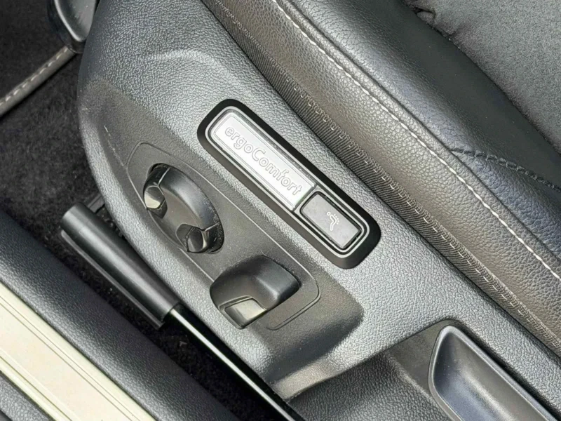 VW Arteon 2.0R LINE, снимка 11 - Автомобили и джипове - 53470152