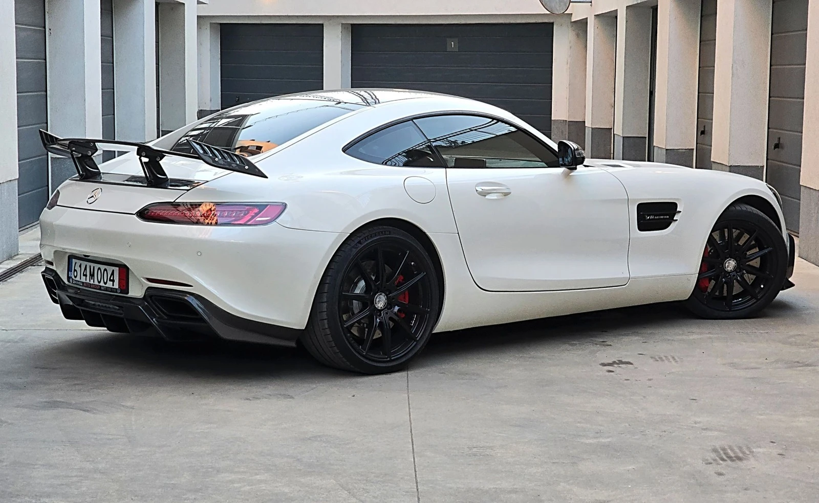 Mercedes-Benz GT Mercedes AMG GT R * DUAL-TONE* CARBON* WHITE* 4D B - изображение 3