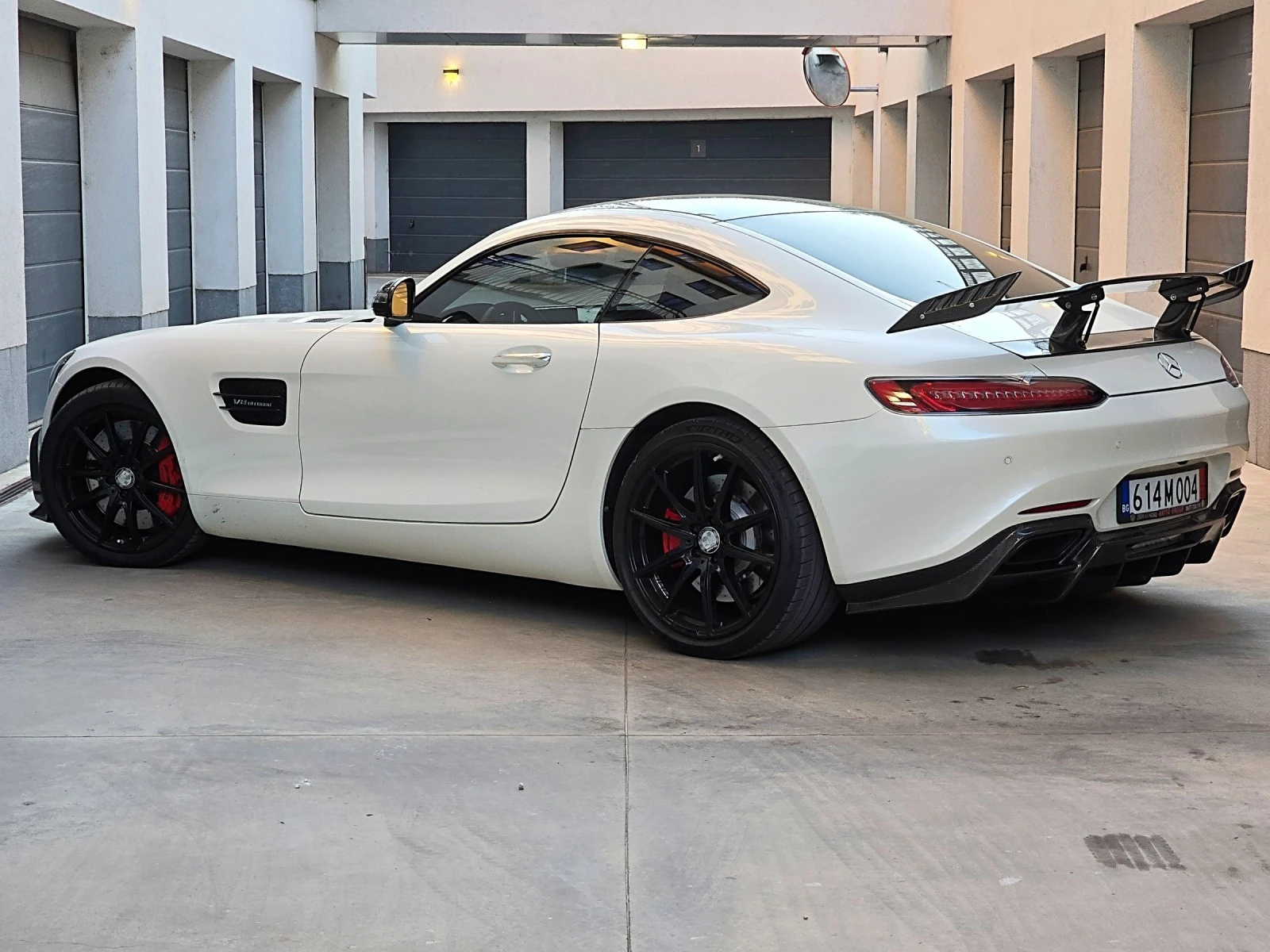 Mercedes-Benz GT Mercedes AMG GT R * DUAL-TONE* CARBON* WHITE* 4D B - изображение 6