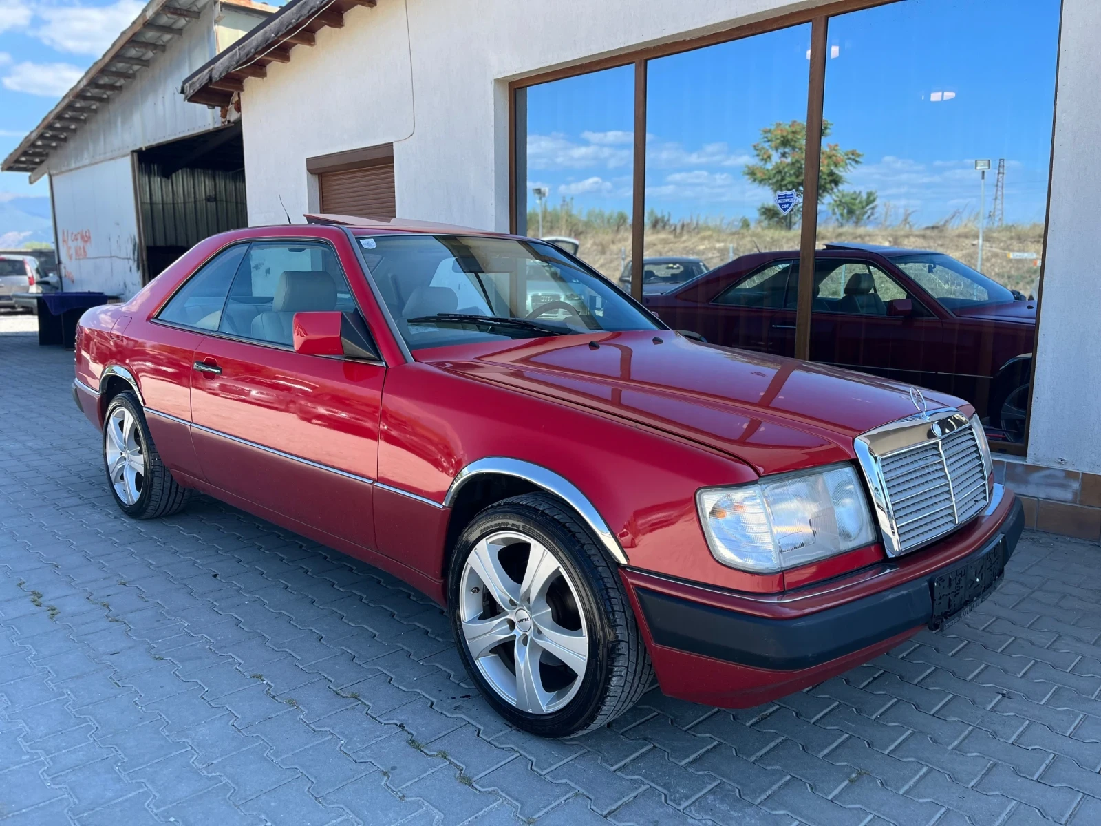 Mercedes-Benz 124 3.0* 300CE* Автоматик* Климатик* Топ* Като нов*  - изображение 3