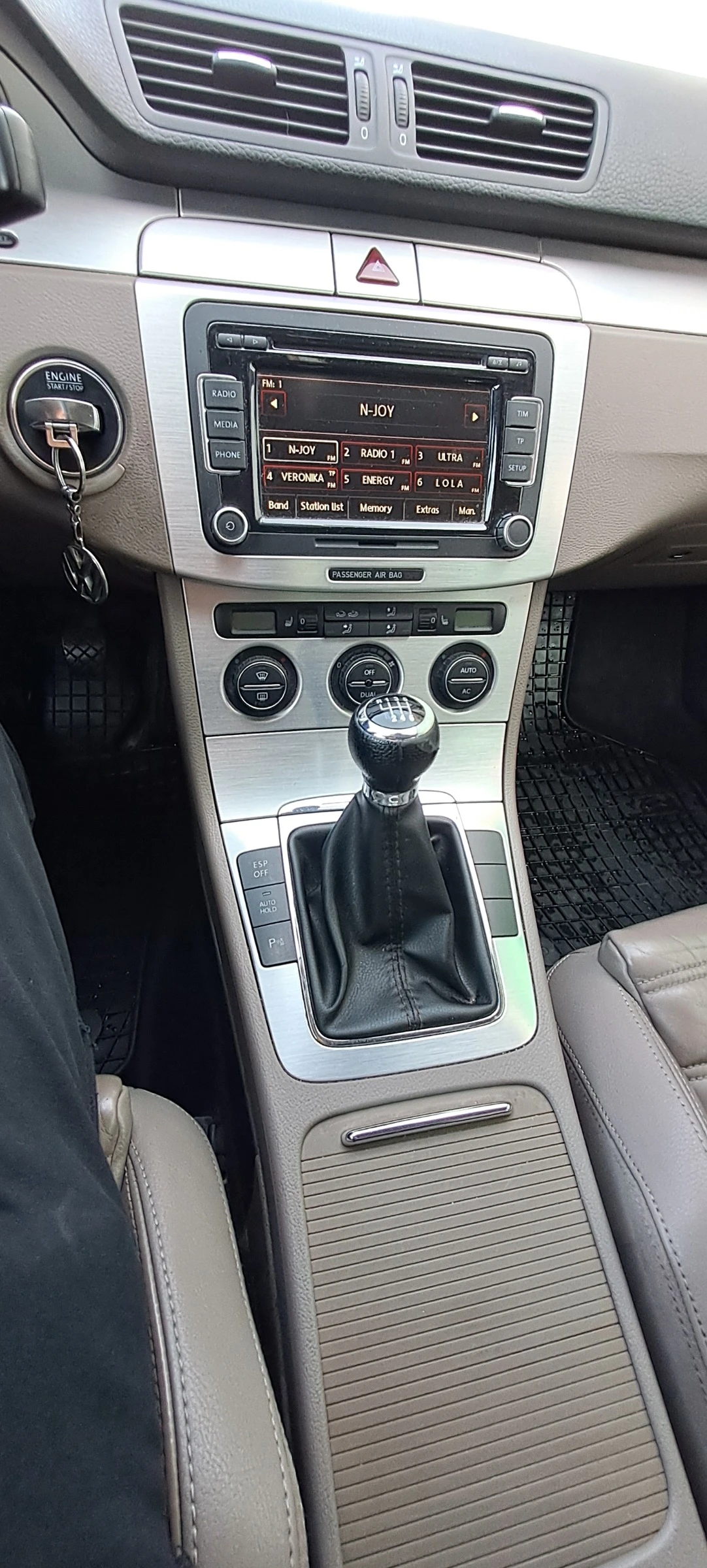 VW Passat 2.0 TDI 16V HIGHLINЕ , снимка 16 - Автомобили и джипове - 53831725