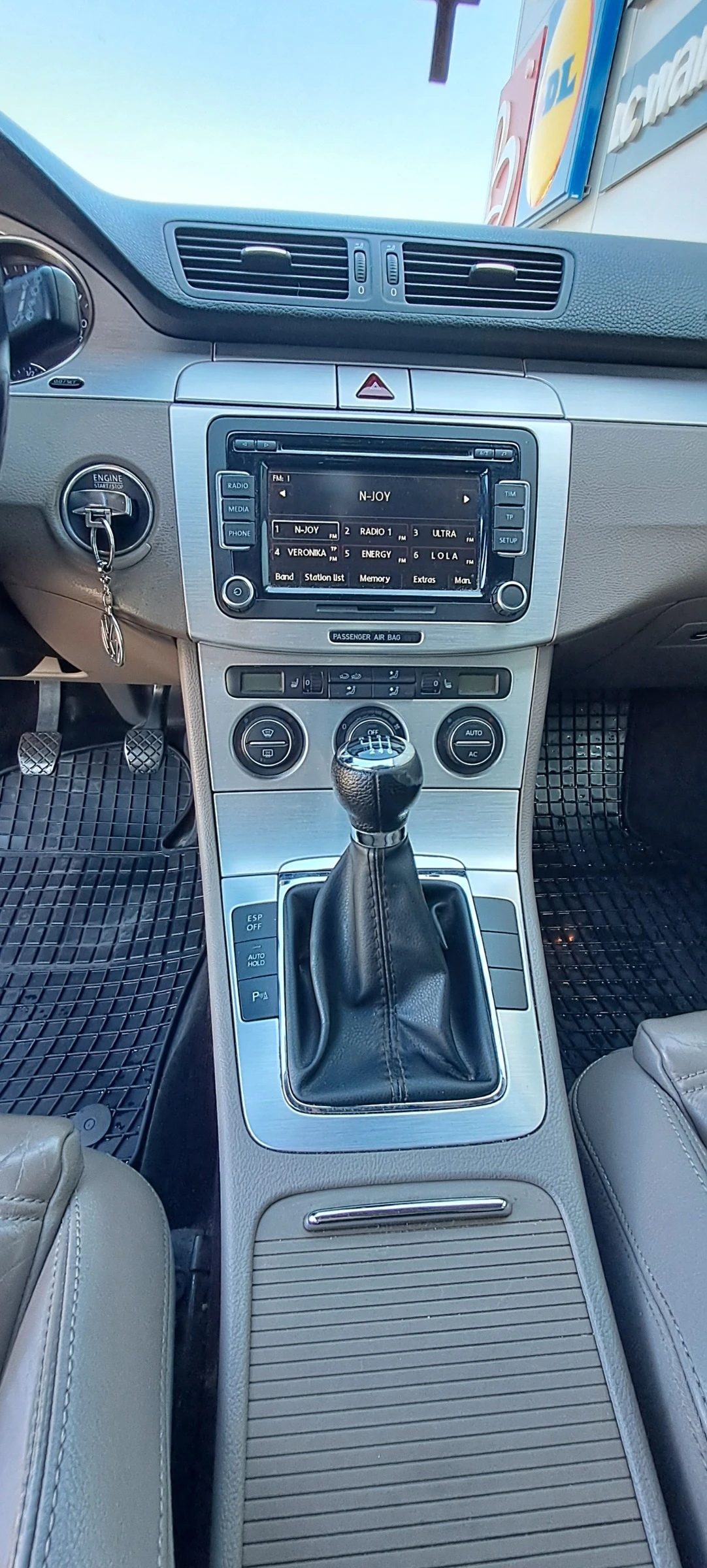 VW Passat 2.0 TDI 16V HIGHLINЕ , снимка 17 - Автомобили и джипове - 53831725