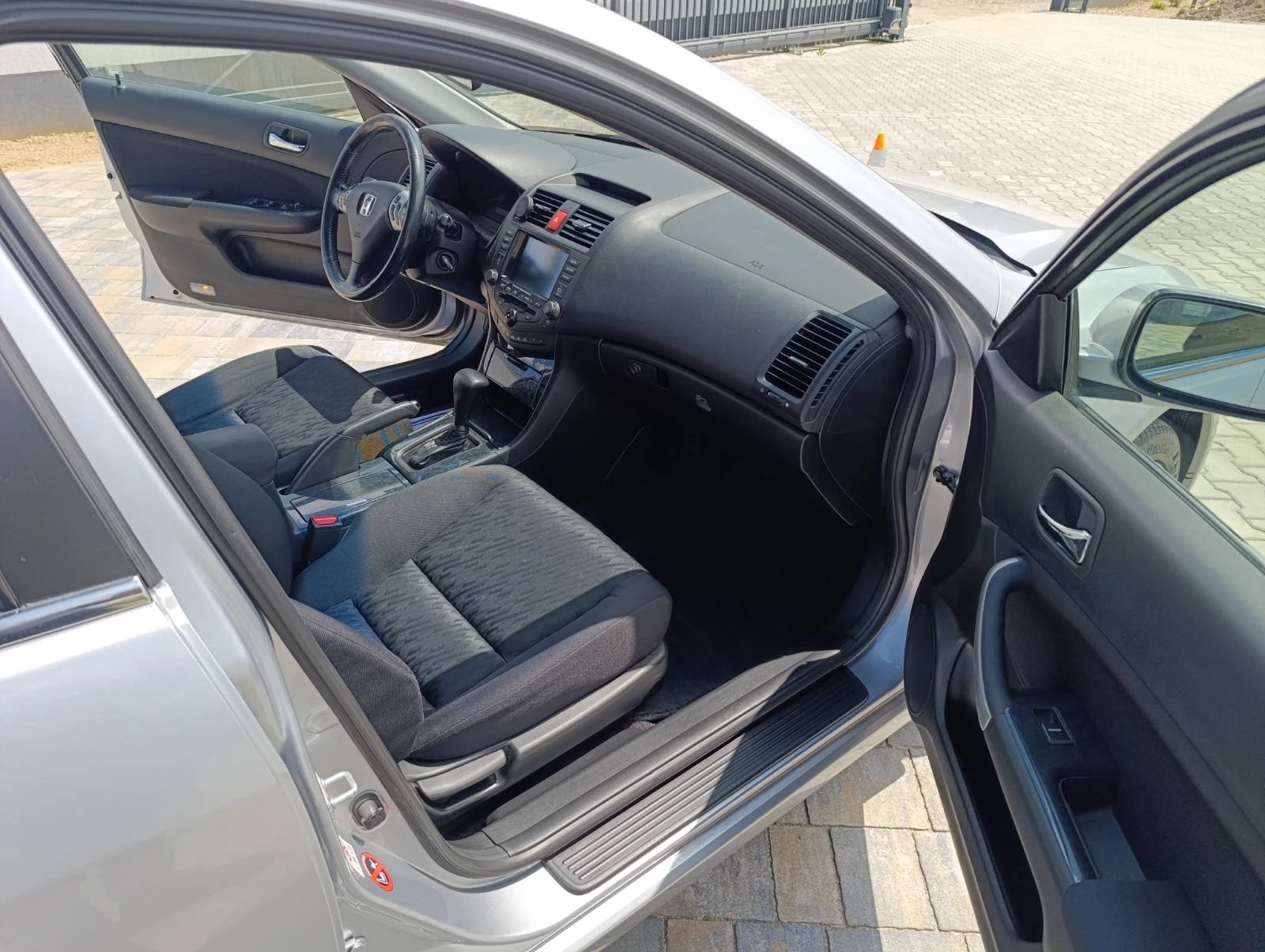 Honda Accord 2.4i-VTEC DOCH* Автоматик* НАВИ*  - изображение 9