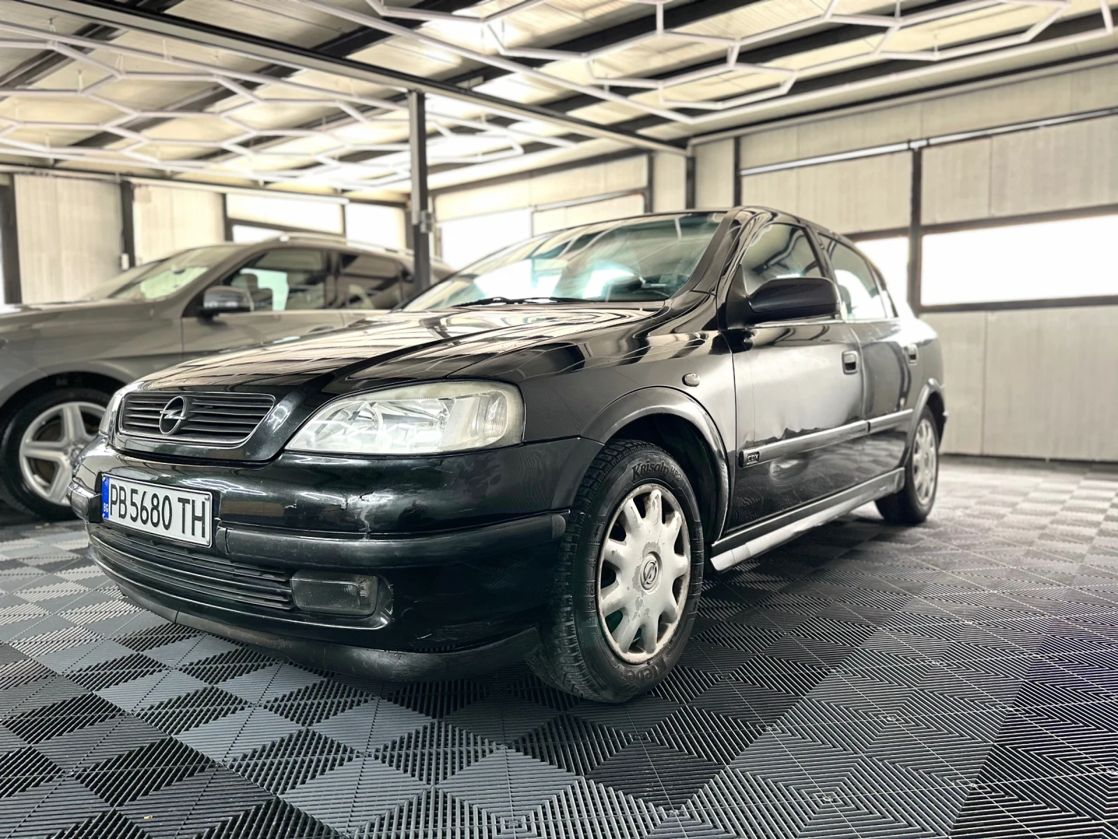 Opel Astra 1.6I КЛИМАТИК - изображение 10