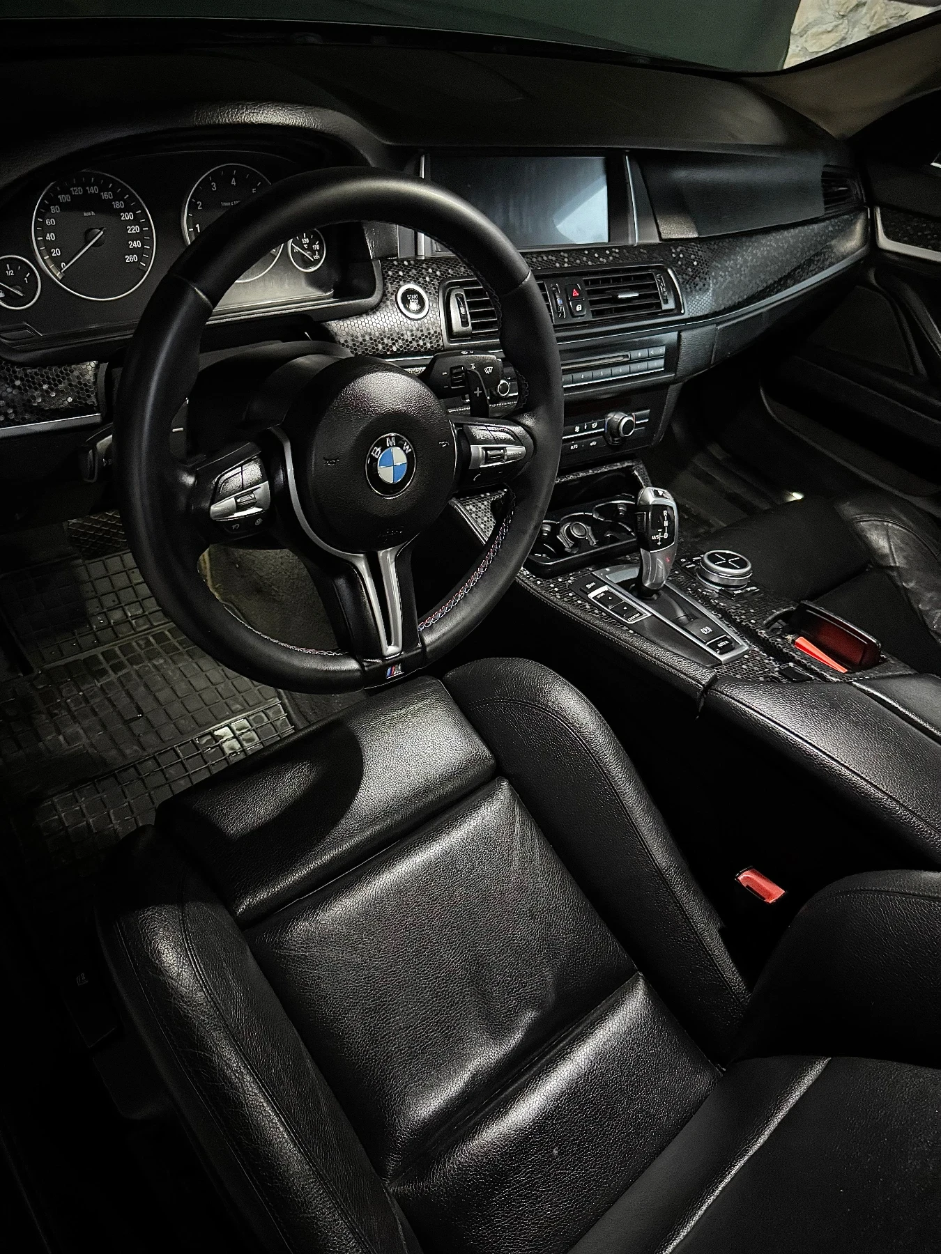 BMW 530 BMW F10  - изображение 9