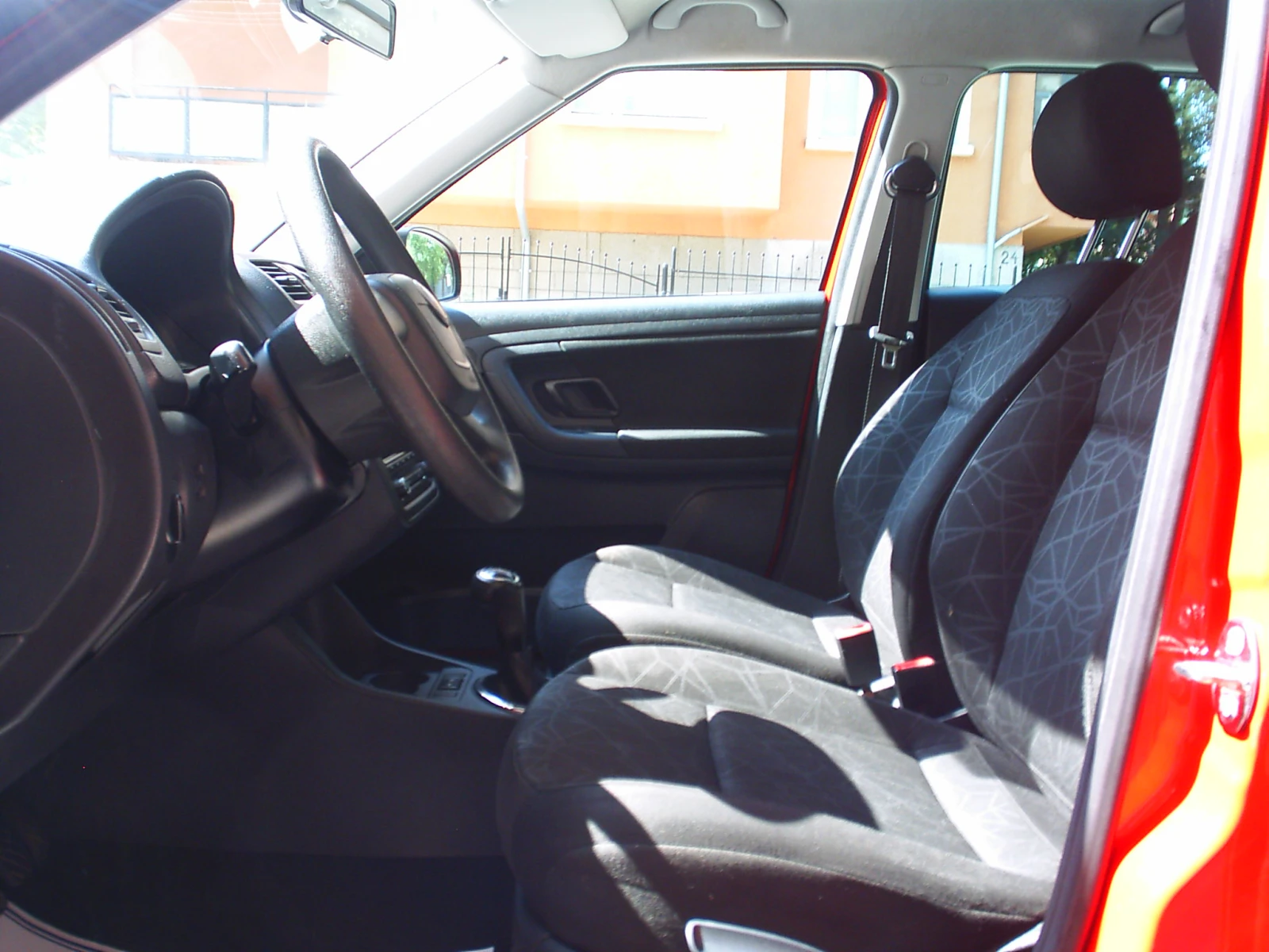 Skoda Fabia 1.2 12V Family - изображение 8