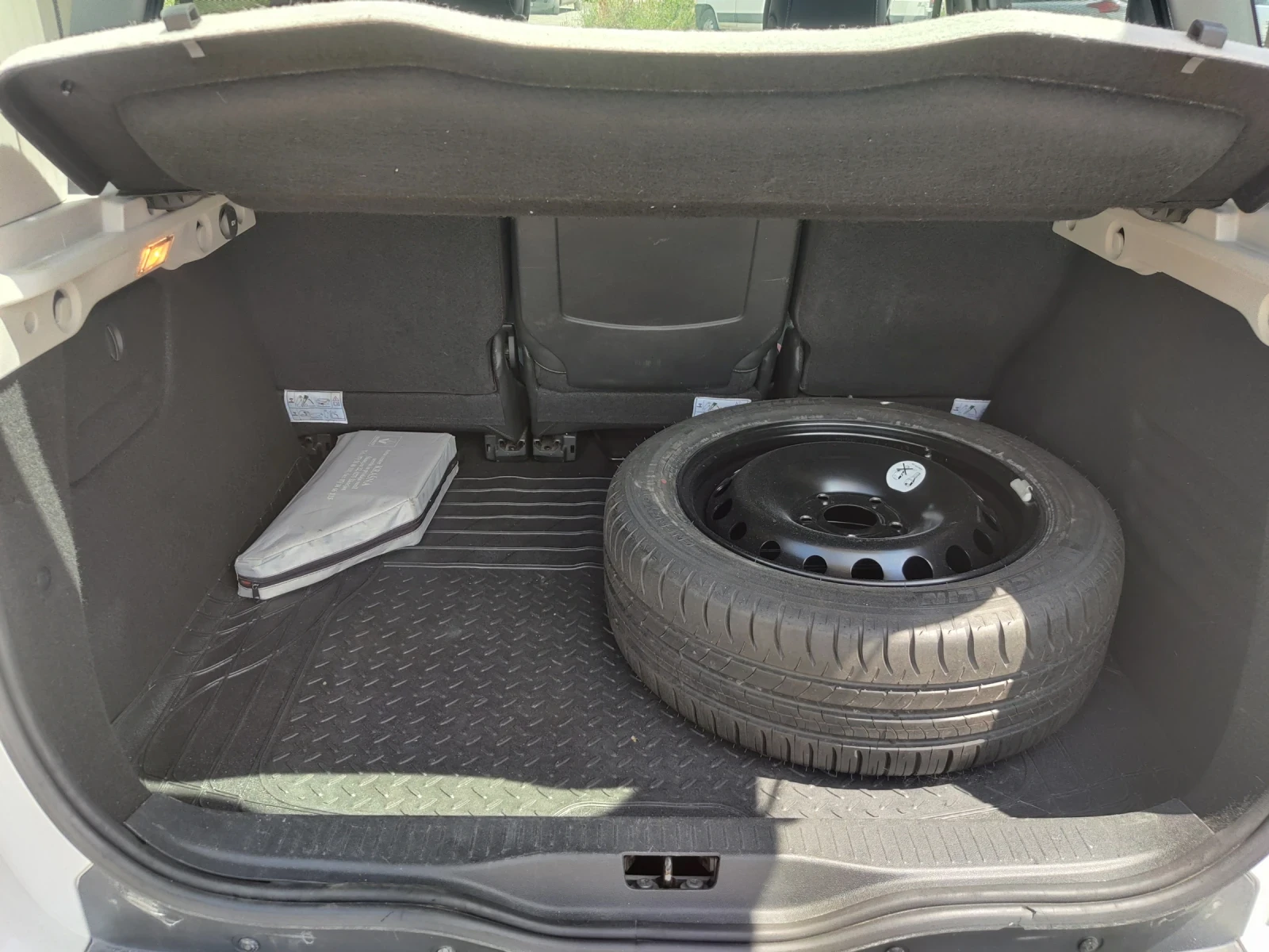 Renault Scenic 1.6 Газ  - изображение 5