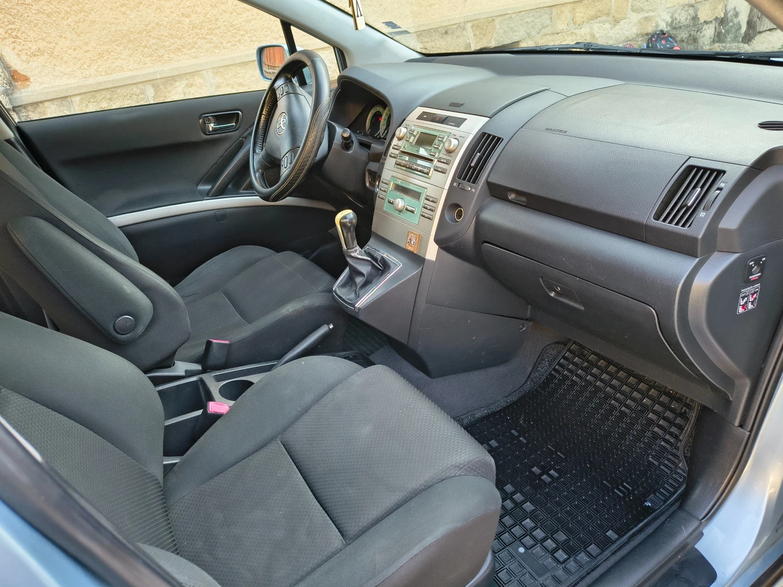 Toyota Corolla verso D4D - изображение 6