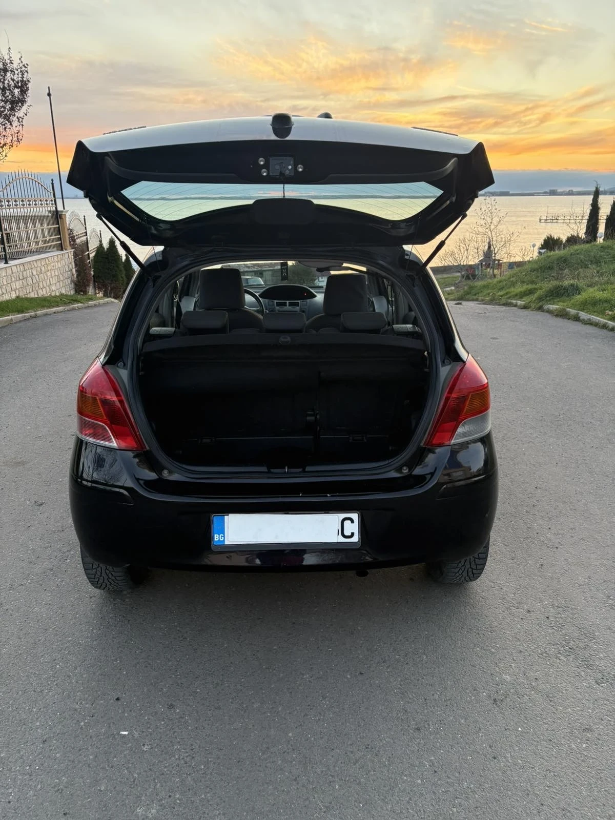 Toyota Yaris 1.3 VVT-I - изображение 4