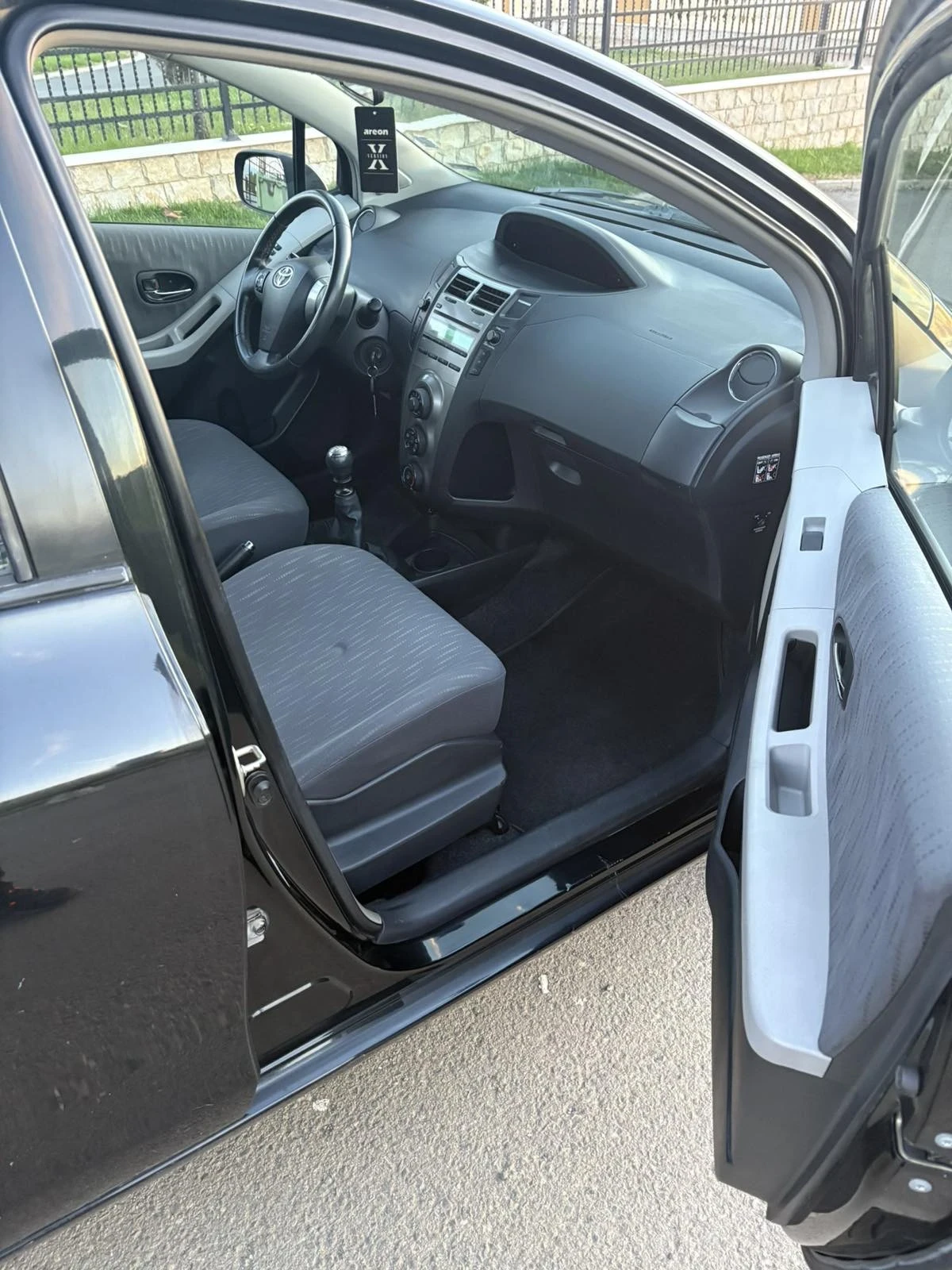 Toyota Yaris 1.3 VVT-I - изображение 6