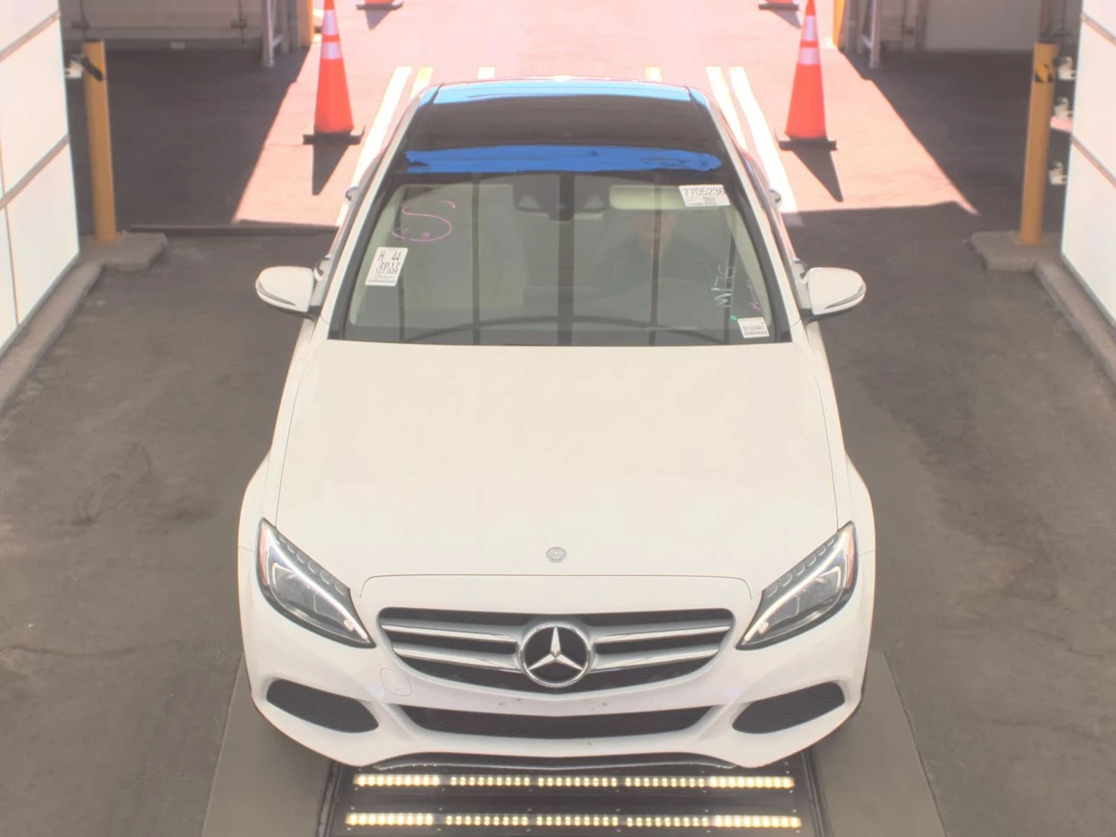 Mercedes-Benz C 300 4MATIC| BLINDSPOT| AMBIENT| KEYLESS - изображение 2