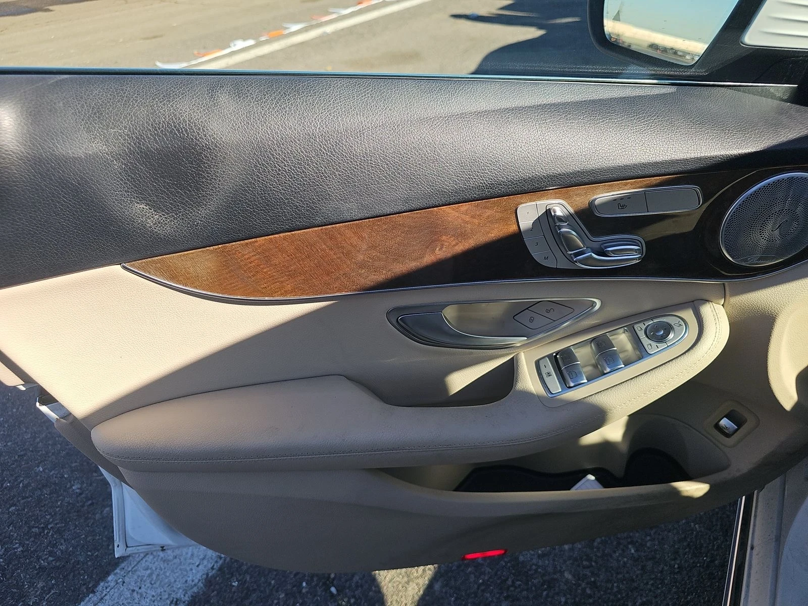 Mercedes-Benz C 300 4MATIC| BLINDSPOT| AMBIENT| KEYLESS - изображение 9