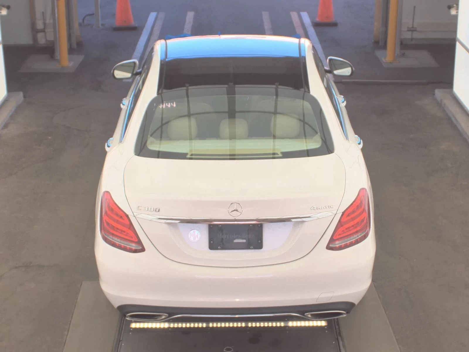 Mercedes-Benz C 300 4MATIC| BLINDSPOT| AMBIENT| KEYLESS - изображение 5