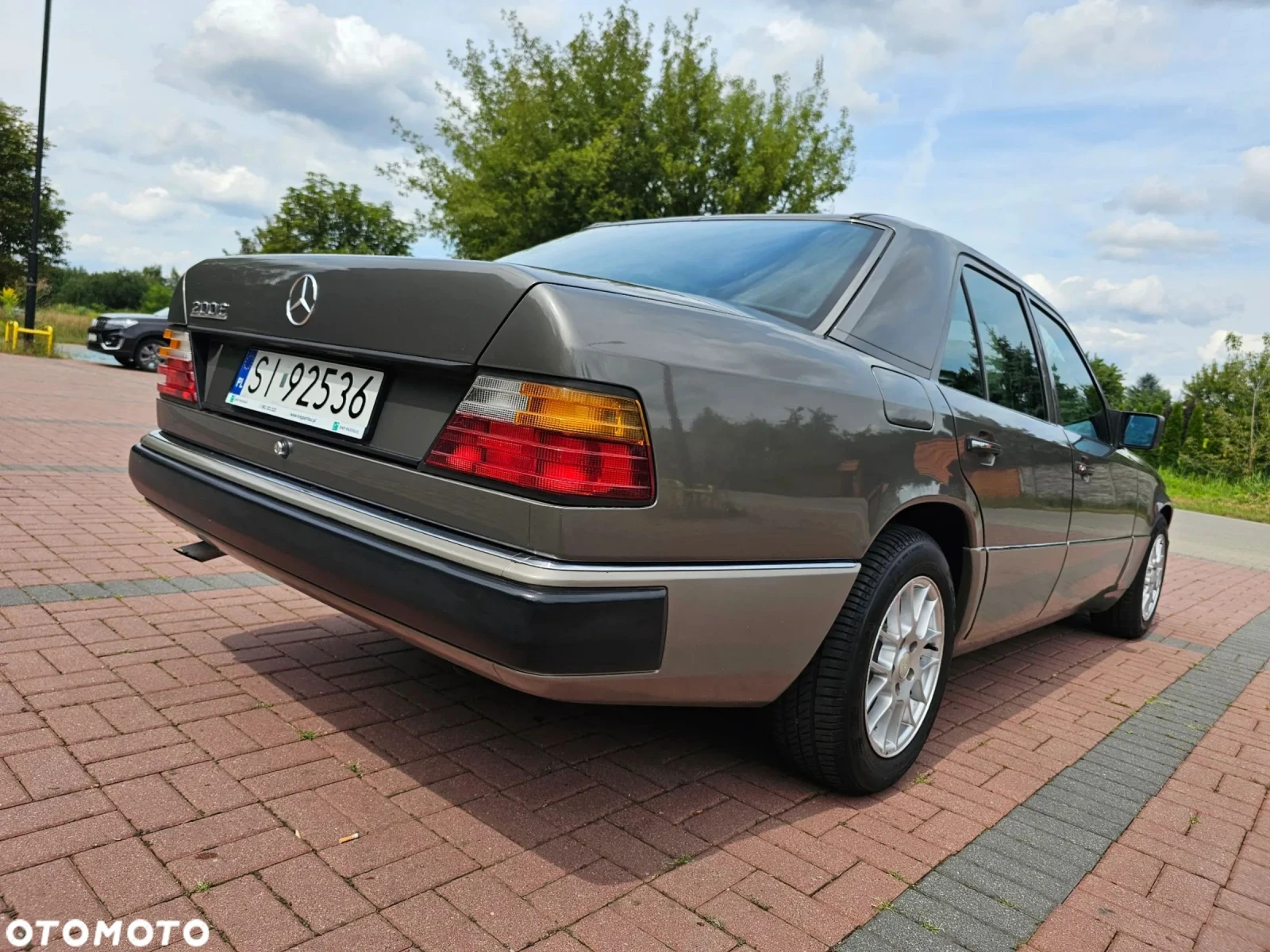 Mercedes-Benz 124 200E - изображение 5