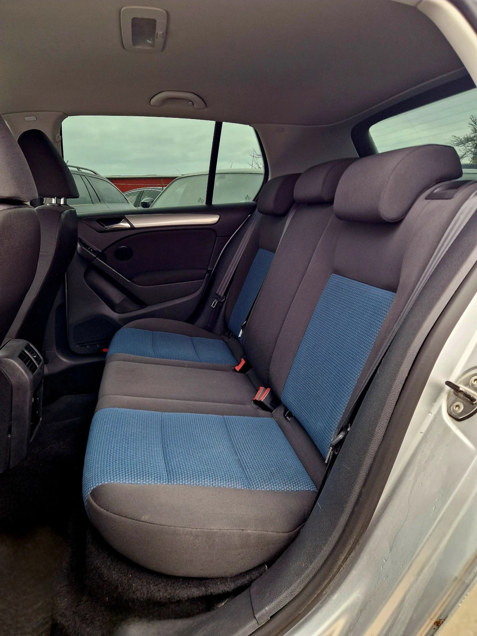 VW Golf 1.6 ТДИ 105кс / Андроид / Лизинг / Бартер , снимка 16 - Автомобили и джипове - 53944144