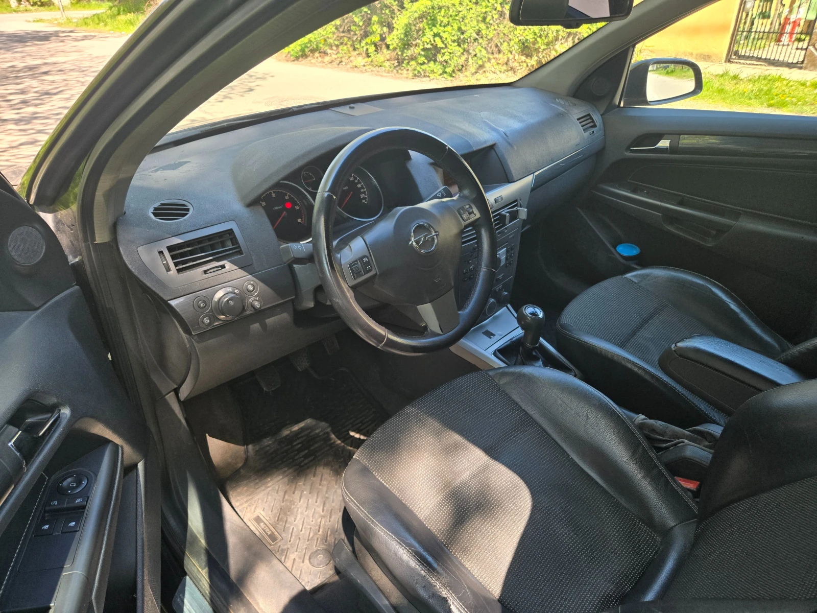 Opel Astra Фейслифт, снимка 9 - Автомобили и джипове - 54310412