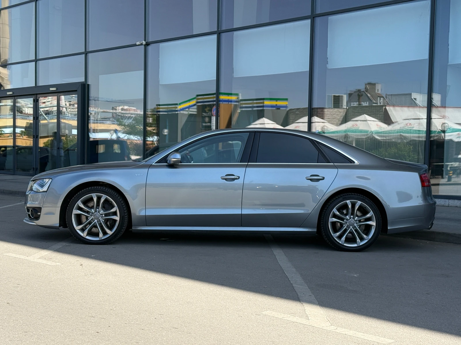 Audi S8 6 МЕСЕЦА ГАРАНЦИЯ/4.0i 520к.с. Швейцария, снимка 2 - Автомобили и джипове - 55118881