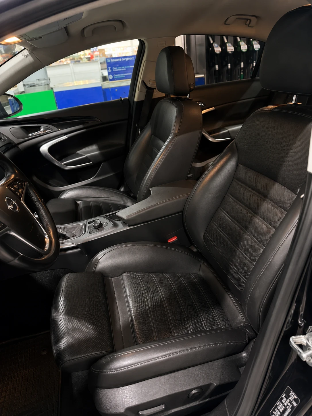 Opel Insignia 2.8, снимка 4 - Автомобили и джипове - 55211217
