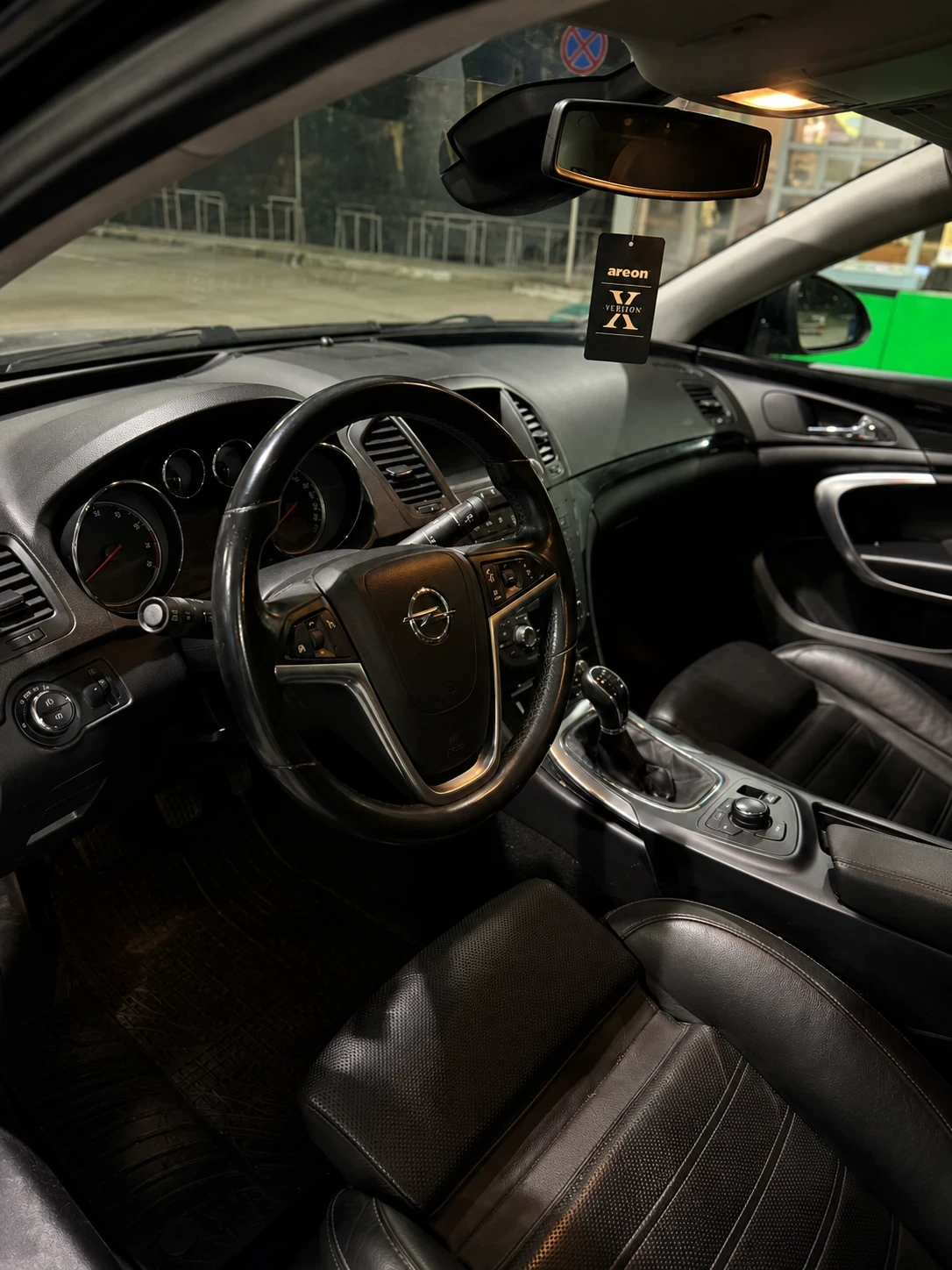 Opel Insignia 2.8, снимка 3 - Автомобили и джипове - 55211217
