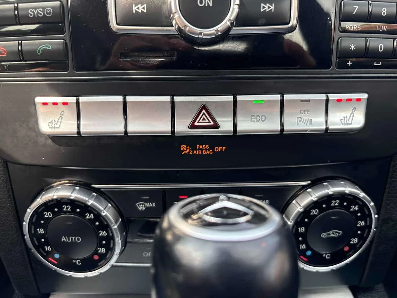 Mercedes-Benz C 350 * CARFAX * ЦЕНА ДО БГ, снимка 12 - Автомобили и джипове - 55291950