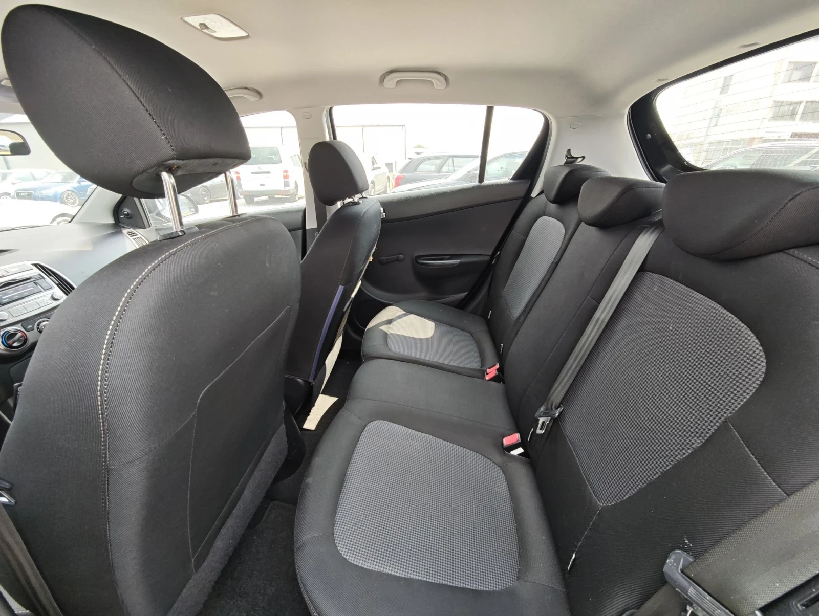 Hyundai I20 Blue Drive, снимка 12 - Автомобили и джипове - 55834661