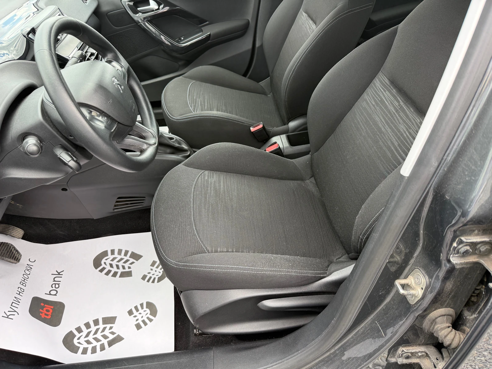 Peugeot 208 1.2 I EVRO5B, снимка 9 - Автомобили и джипове - 55841084