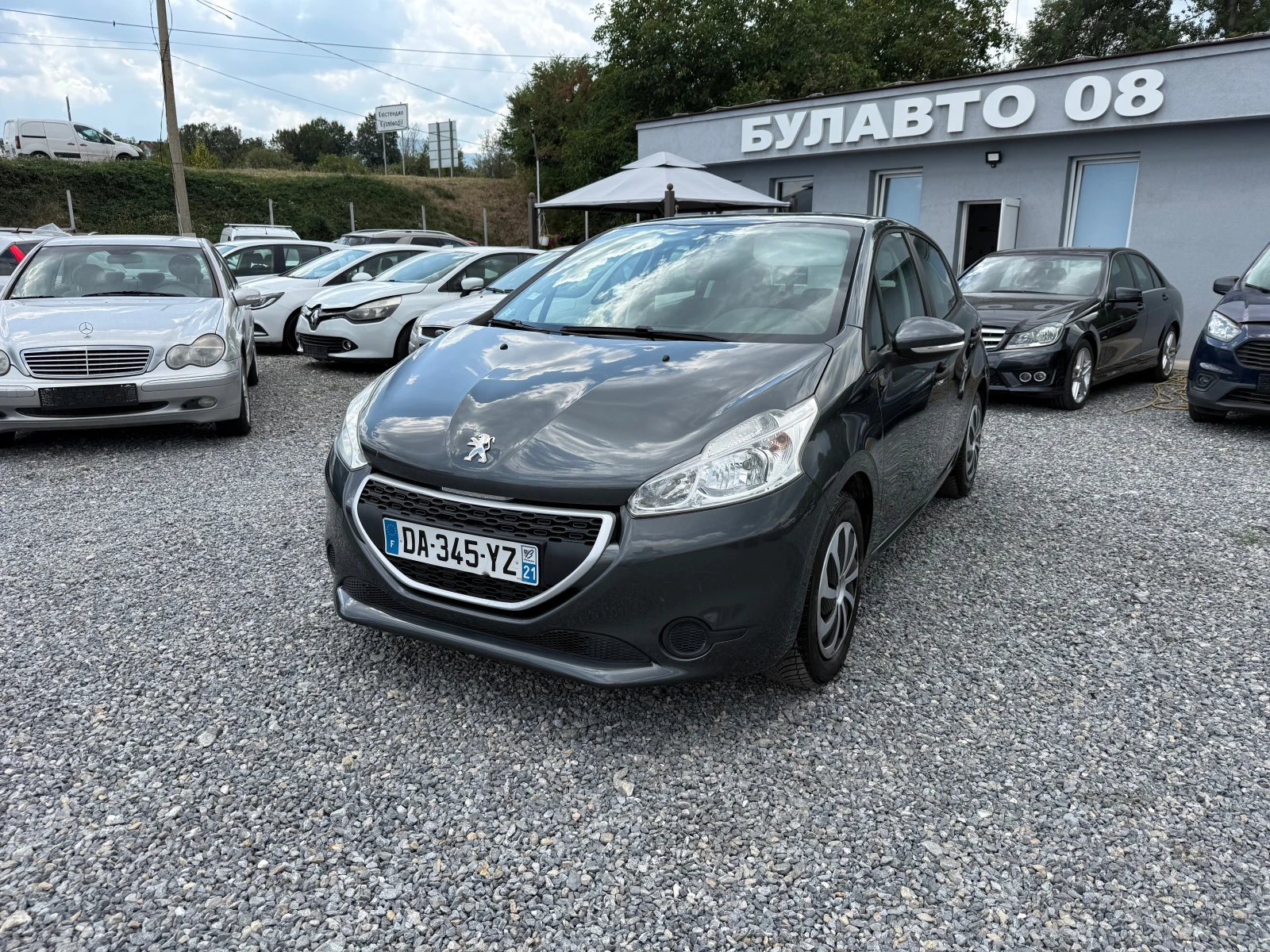 Peugeot 208 1.2 I EVRO5B, снимка 2 - Автомобили и джипове - 55841084
