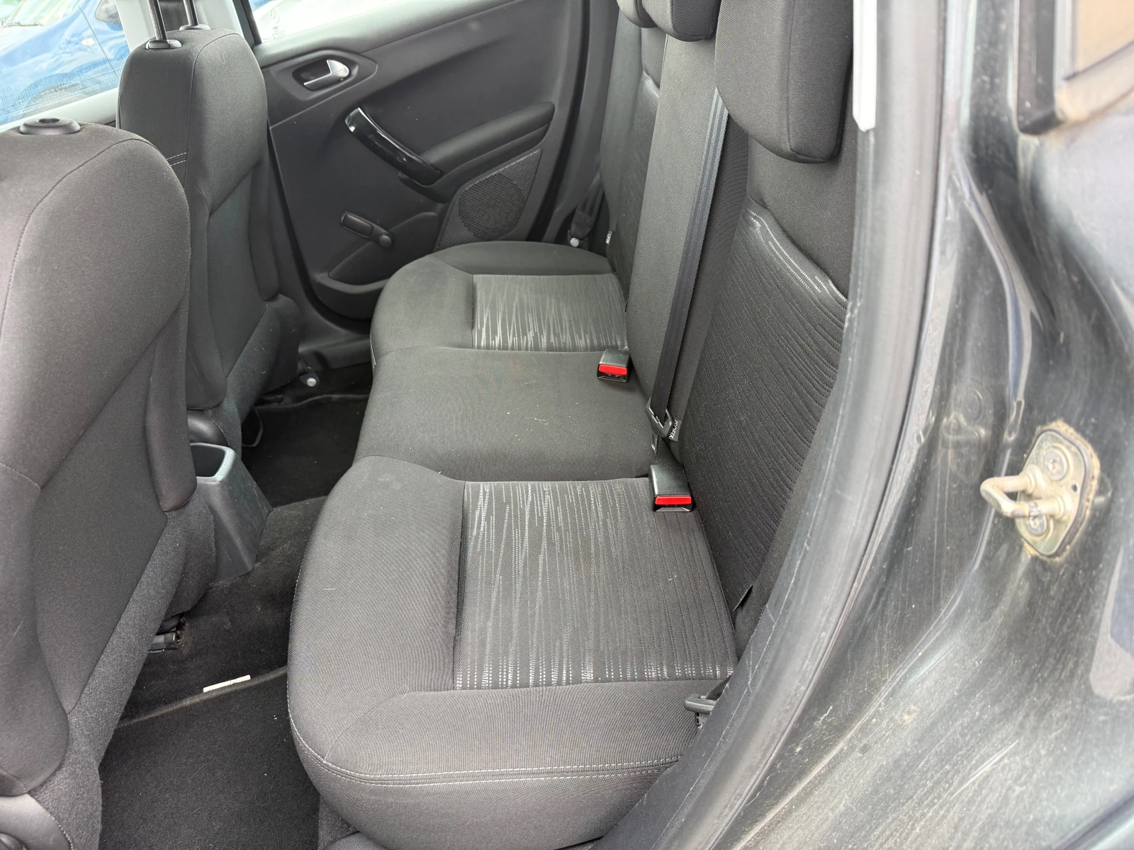 Peugeot 208 1.2 I EVRO5B, снимка 12 - Автомобили и джипове - 55841084