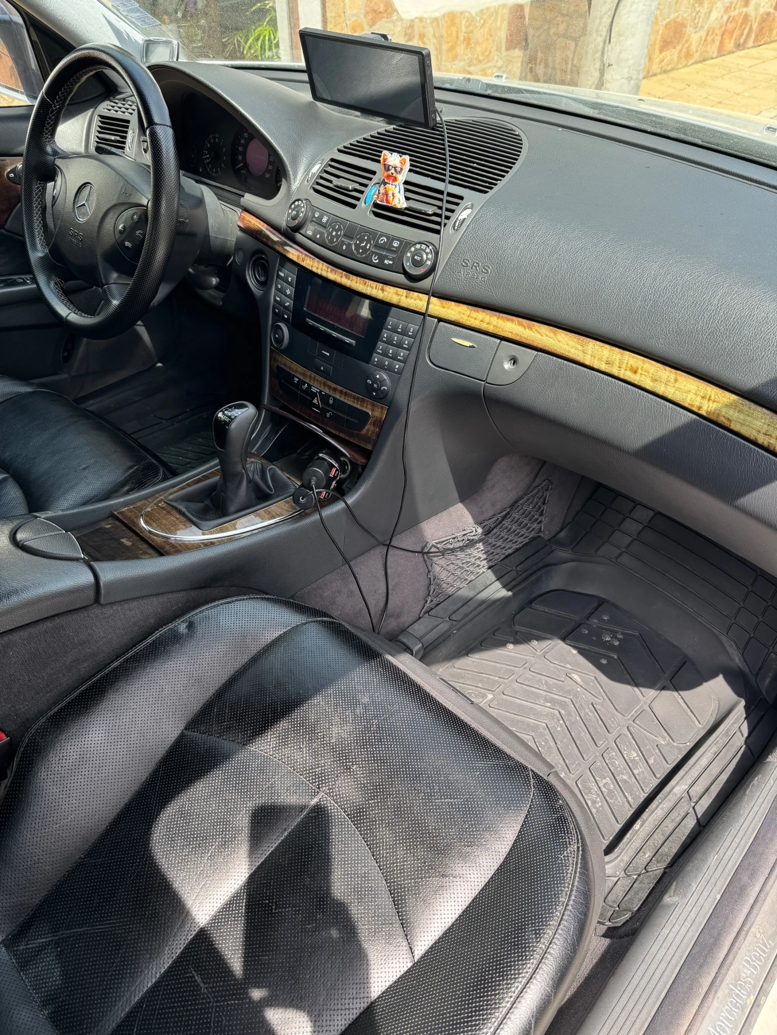 Mercedes-Benz E 220 2.2 CDI, снимка 10 - Автомобили и джипове - 56226394