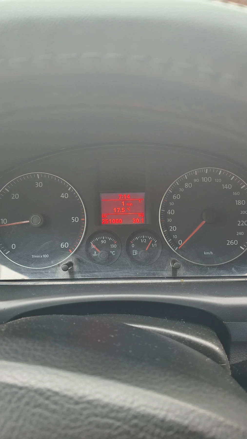 VW Touran, снимка 7 - Автомобили и джипове - 56453729