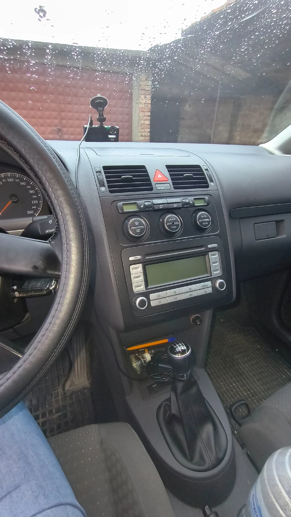 VW Touran, снимка 6 - Автомобили и джипове - 56453729